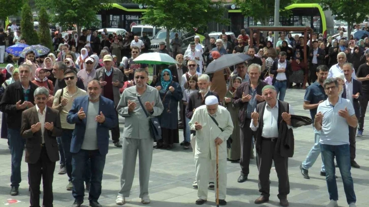 Kayserili hacı adayları dualarla uğurlandı
