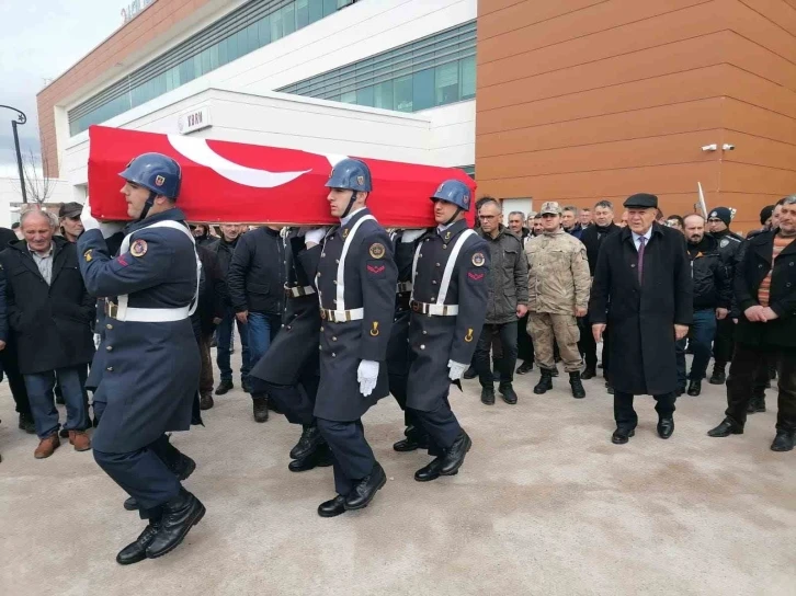 Kazada hayatını kaybeden 3 kişilik Akbudak ailesi son yolculuklarına uğurlandı
