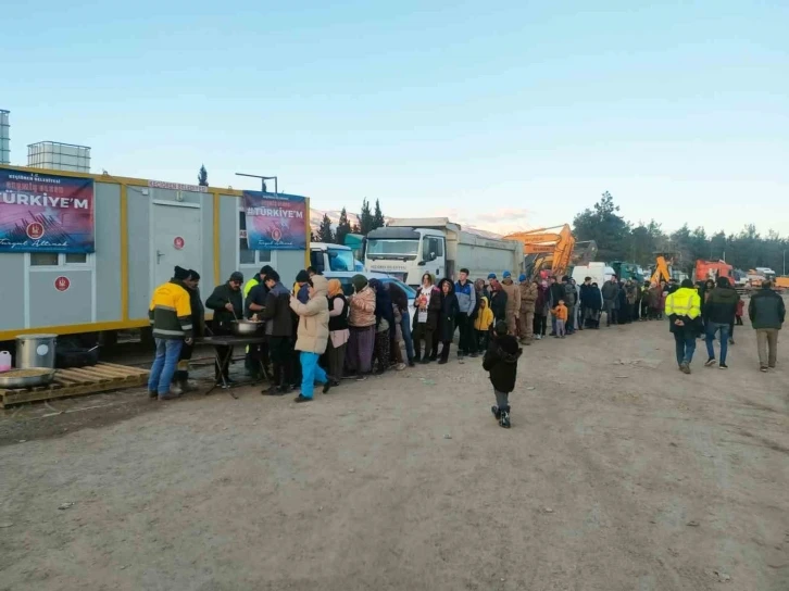 Keçiören Belediyesi’nden Kahramanmaraş’ta 3 öğün yemek hizmeti