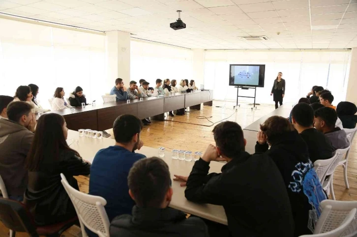 Keçiören’de gençlere ’tütün bağımlılığı’ eğitimi verildi
