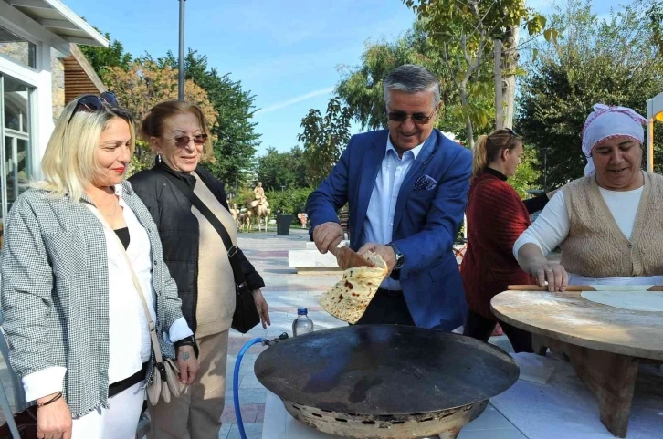 Kemer’de üreten ev hanımları etkinliği
