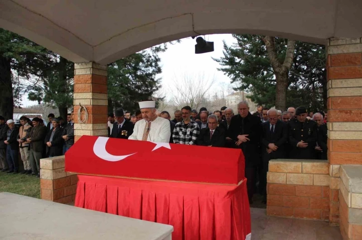 Kıbrıs Gazisi Mahmut Köse, son yolculuğuna uğurlandı
