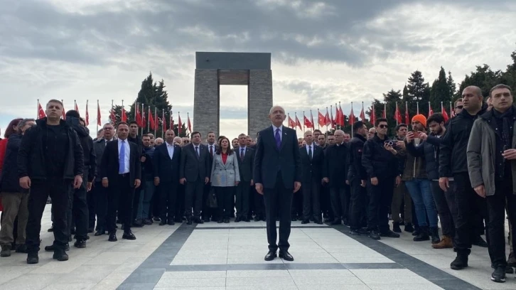 Kılıçdaroğlu, Çanakkale Şehitler Abidesi’ni ziyaret etti