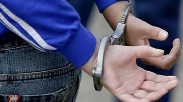 Kırmızı bültenle aranan 3 suçlu Türkiye'de yakalandı