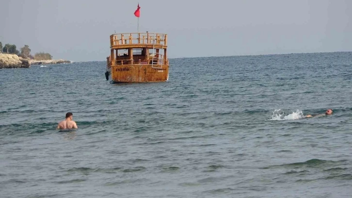 Kızkalesi’nde kış günü deniz keyfi
