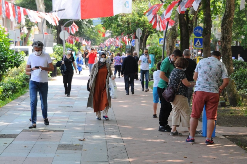 Bilim Kurulu üyesi açıkladı: Her an yeni tedbirler gelebilir!