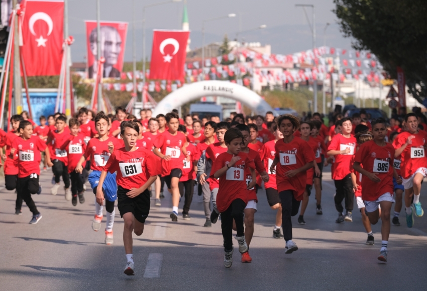 Nilüfer'de Cumhuriyet için koştular 