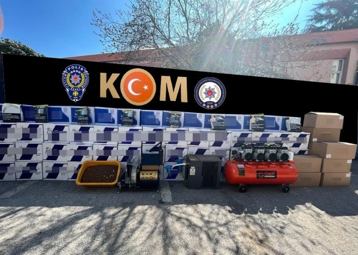 Kocaeli’de 9 adrese polis operasyonu: Milyonlarca makaron ele geçirildi
