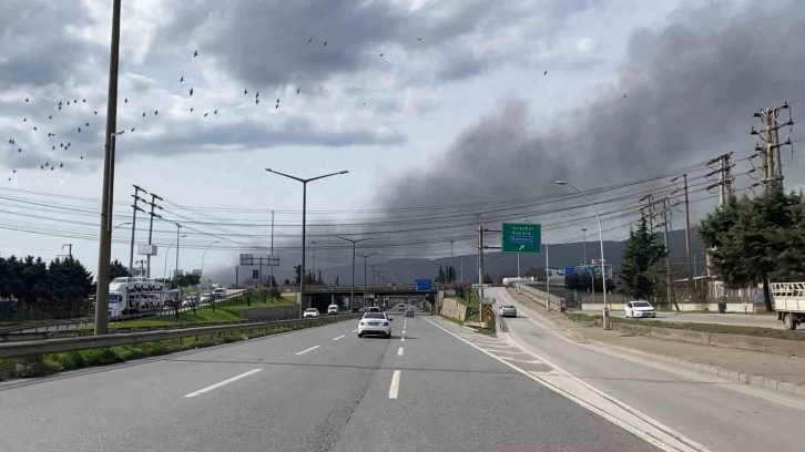 Kocaeli’de fabrikada çıkan yangın korkuttu