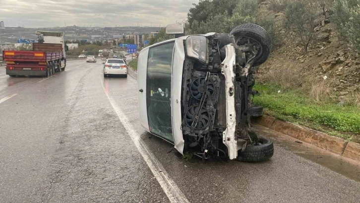 Kocaeli’de işçi servisi devrildi : 1’i ağır 9 yaralı
