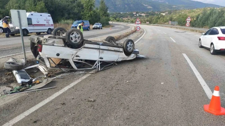 Kontrolden çıkan otomobil takla attı: 2’si çocuk 5 yaralı
