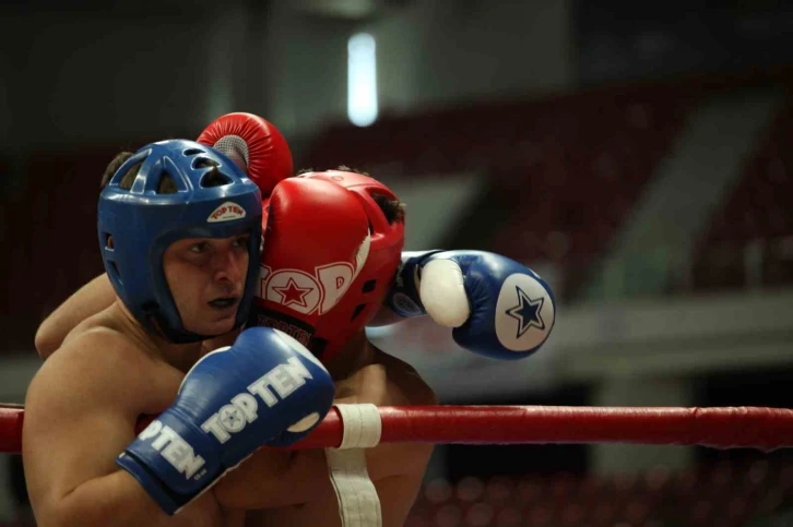 Konya’da 8 bin kick boksçu milli olabilmek için dövüşüyor

