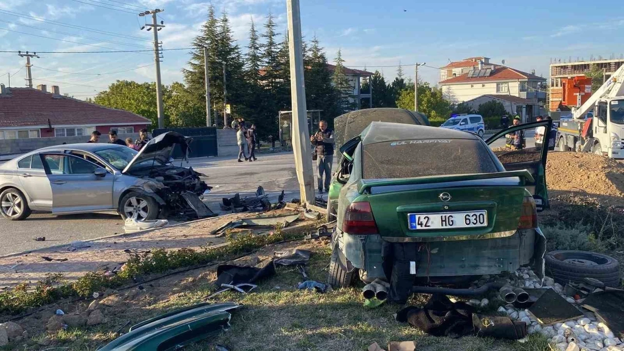 Konya’da iki otomobil çarpıştı: 4 yaralı
