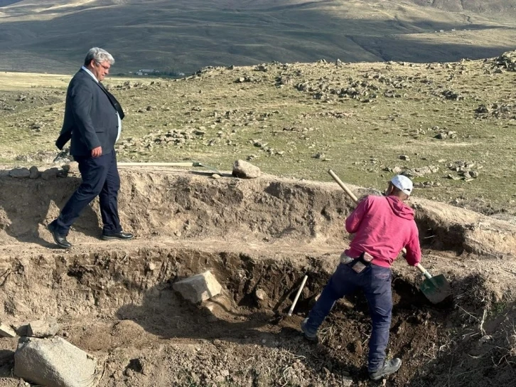 Körzüt Kalesi’nde Urartulara ait kitabe ve tapınak bulundu
