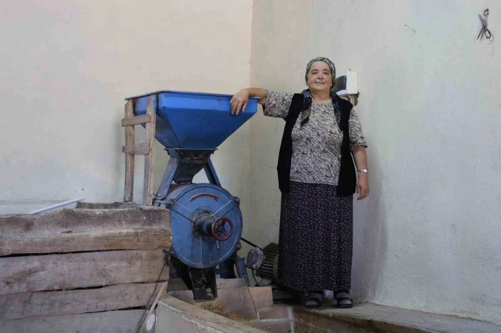 Kötü söylemlere kulak asmadı, ilçenin tek kadın değirmencisi oldu
