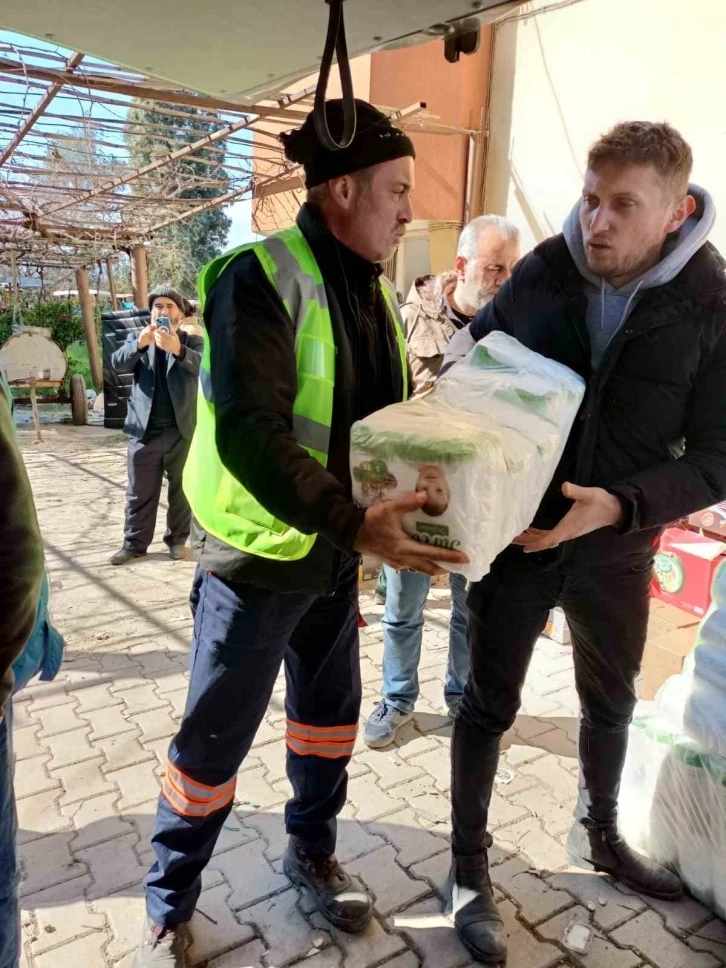 Köy Muhtarları Derneği’nden depremde dayanışma örneği
