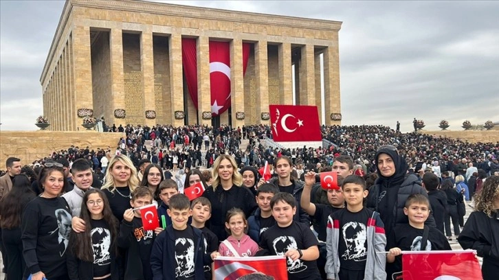 Köy okulu öğrencileri ilk kez Anıtkabir'i ziyaret etti