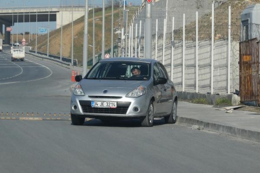 Kural tanımaz sürücülere kapan bile engel olamıyor