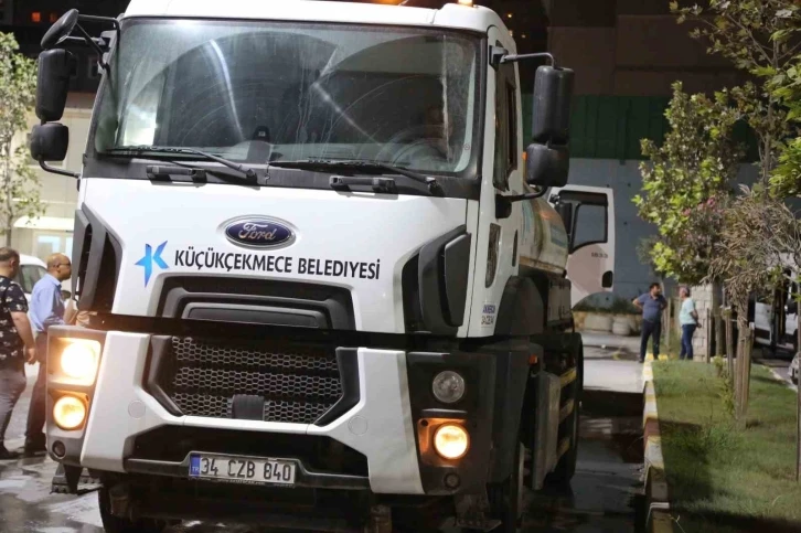 Küçükçekmece Belediyesi’nin su tankerleri Çanakkale’ye gönderildi
