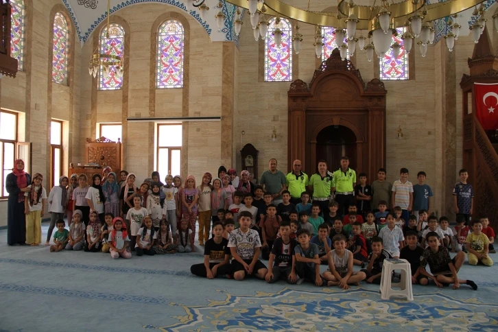 Kula İlçe Emniyet’ten camilerde çocuklara trafik eğitimi

