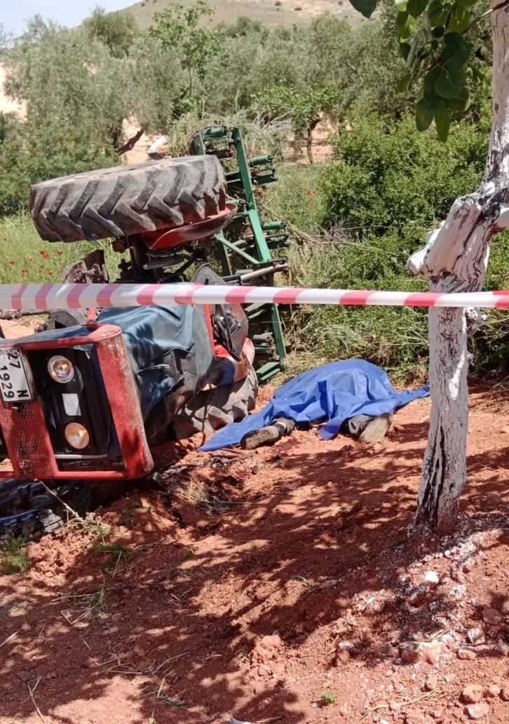 Kullandığı traktörün altında kalan çiftçi hayatını kaybetti
