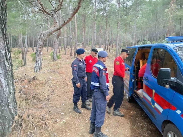 Kumluca’da yürüyüşte kaybolan şahsı jandarma buldu
