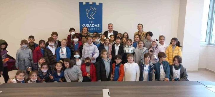 Kuşadalı öğrencilerden çevreci duyarlılık
