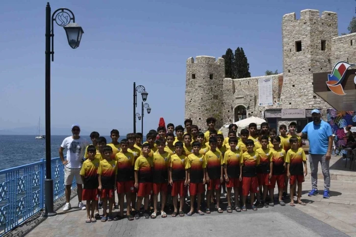 Kuşadası Belediyesi Nusaybinli çocuklara unutulmaz bir gün yaşattı
