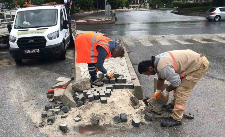 Kuşadası’nda eskiyen yollar yenileniyor
