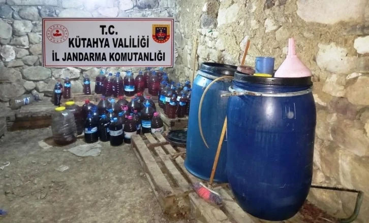 Kütahya’da bin 76 litre el yapımı kaçak içki ele geçirildi
