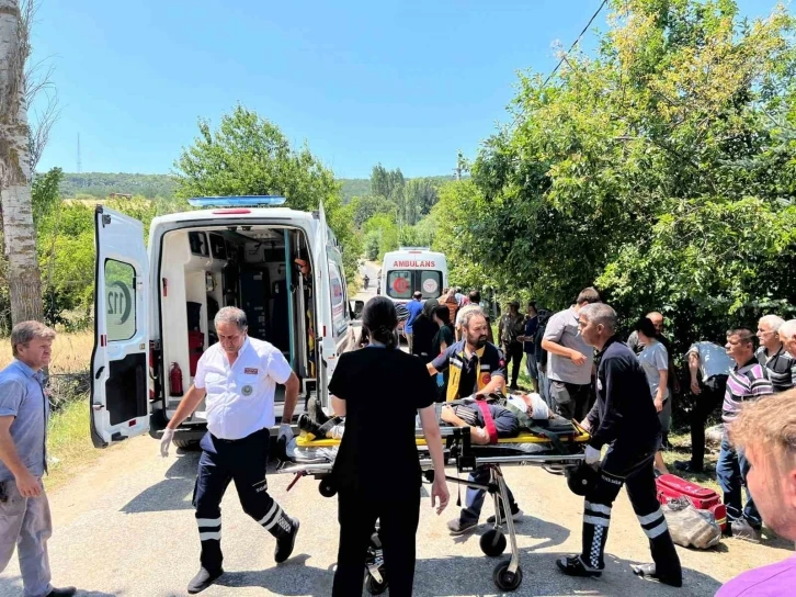 Kütahya’da motosiklet devrildi: 2 yaralı

