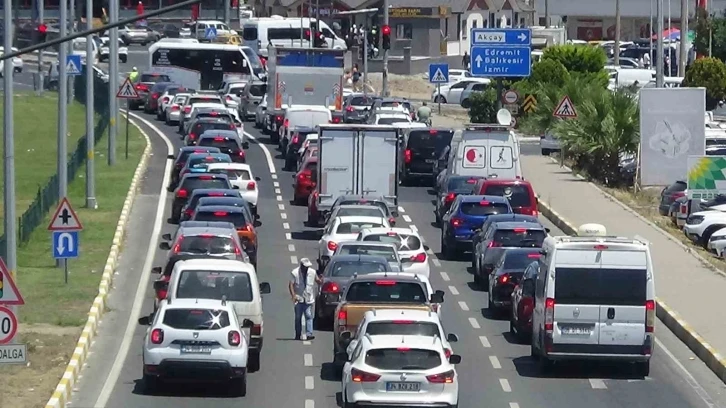 Kuzey Ege’de trafikte dönüş yoğunluğu başladı
