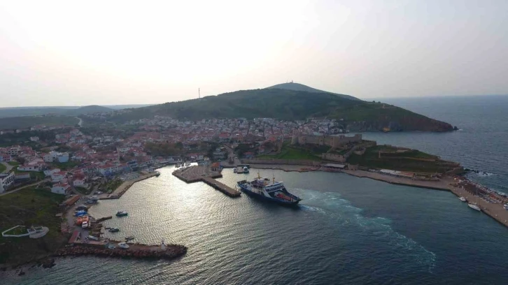 Kuzey Ege’nin turizm cenneti Bozcaada ilçesinde 3 günlük tatil için doluluk oranı yüzde 100’e ulaştı
