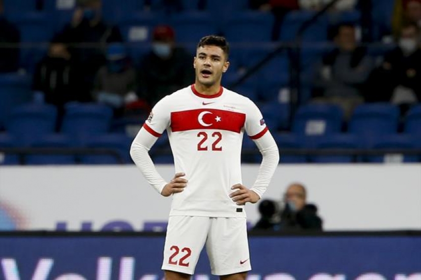 Ozan Kabak Liverpool yolunda