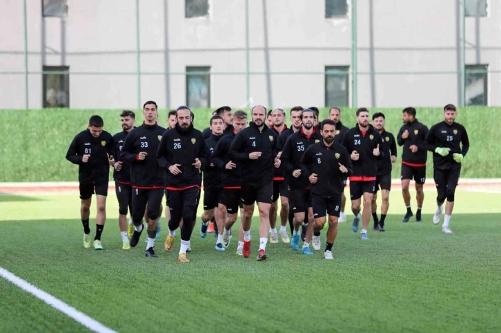 Lider Aliağaspor FK, Çeşme Belediyespor maçına hazırlanıyor
