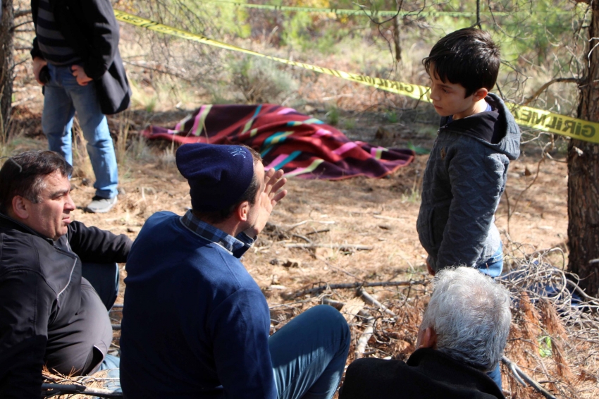 Mantar toplamaya gittiği ormanda cesedi bulundu  