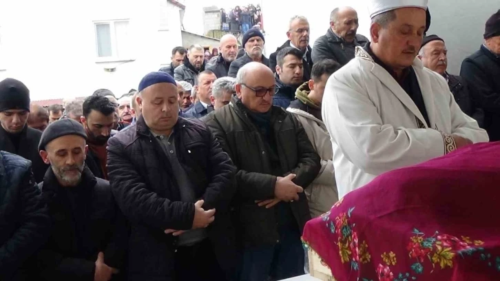 Maganda kurşunu ile hayatını kaybeden kadın son yolculuğuna uğurlandı
