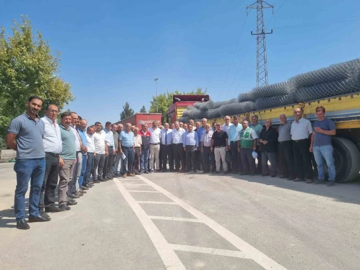 Malatya’da 44 Mahalle Mezarlığına tel örgü çalışması
