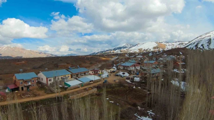 Malatyalı yaşlı çift depremde yaşadıklarını anlattı
