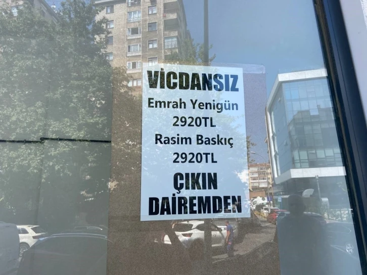 Maltepe’de kira zammında anlaşamayan ev sahibi bina girişine yazı astı
