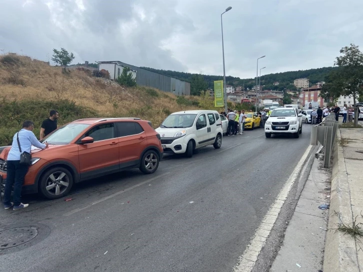 Maltepe’de vinç sürücüsü ortalığı birbirine katıp kaçtı: 16 araç birbirine girdi
