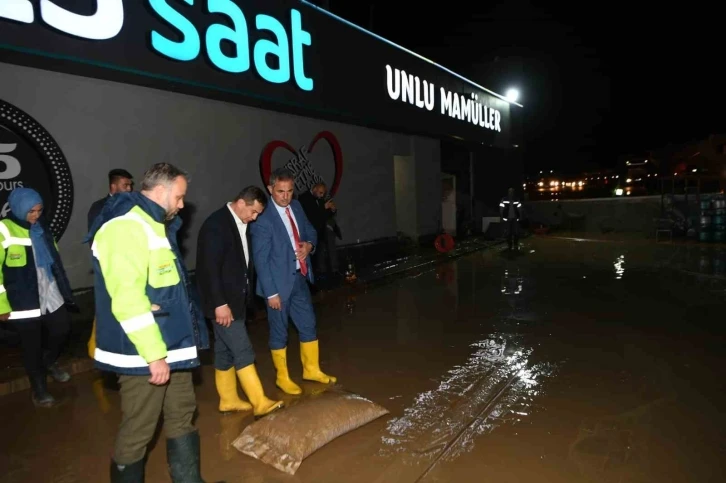 Mamak Belediyesi ekipleri görev başında
