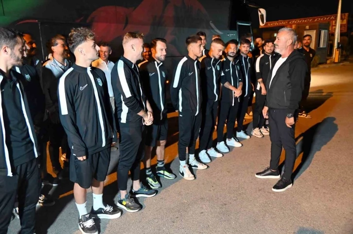 Manavgat Belediyespor sezon öncesi yemekte bir araya geldi
