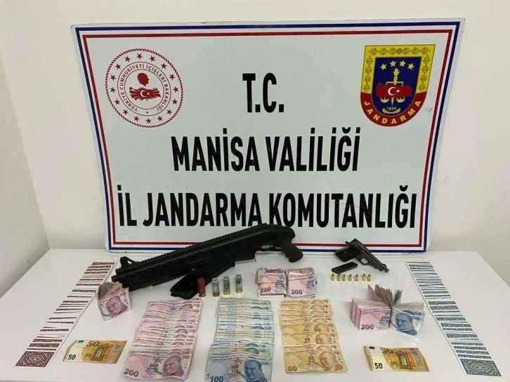 Manisa’da jandarmadan kumar baskını
