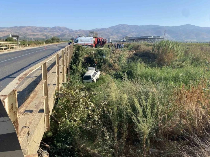 Manisa’da minibüs dereye uçtu: 1 ağır yaralı
