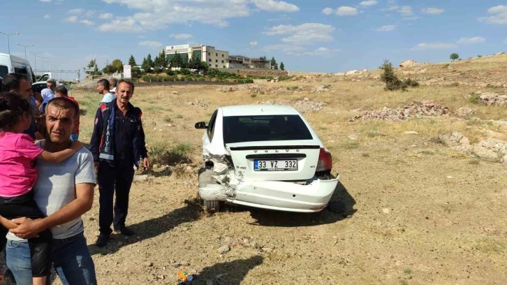 Mardin’de iki otomobil çarpıştı: 6 yaralı
