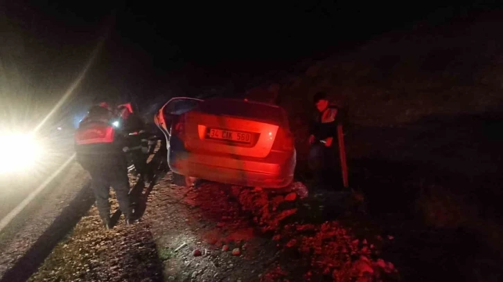 Mardin’de kontrolden çıkan otomobil şarampole yuvarlandı: 5 yaralı
