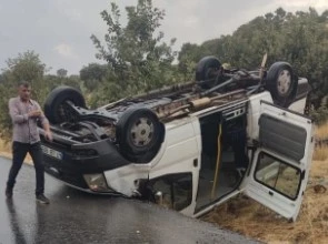 Minibüs devrildi: 7 kişi yaralandı