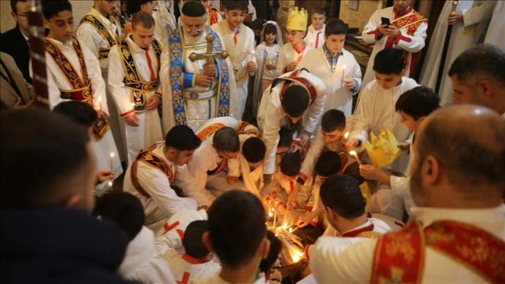 Mardin'de Noel kutlamasında dünya barışı için dua edildi