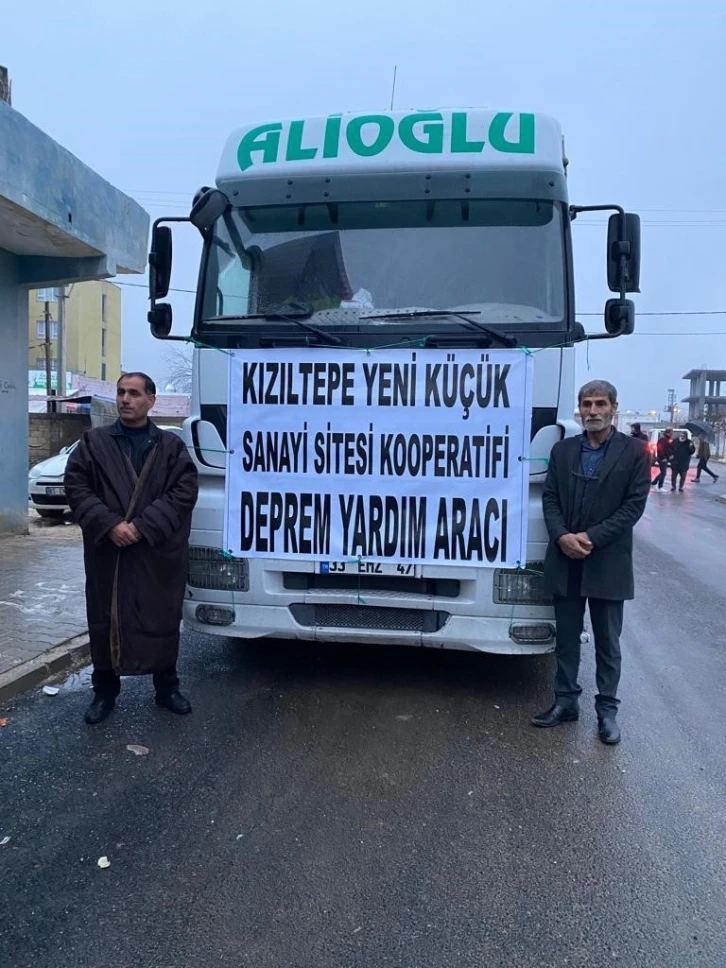 Mardinli esnaflar deprem bölgesine tırla yardım gönderdi
